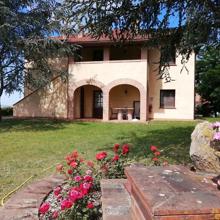 Agriturismo Montemari Villa Palaia Luaran gambar