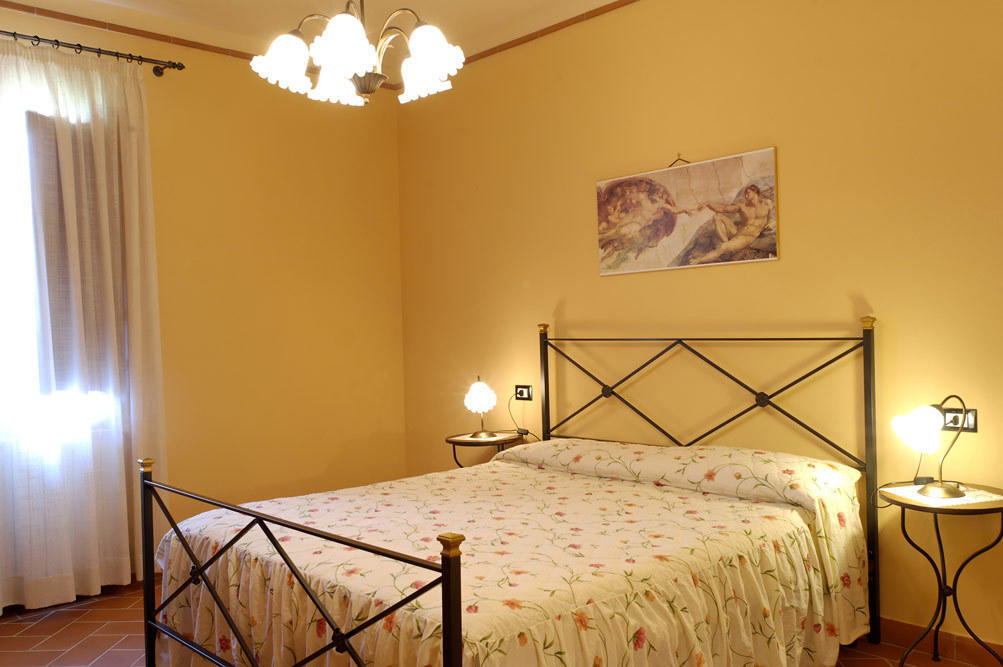 Agriturismo Montemari Villa Palaia Bilik gambar
