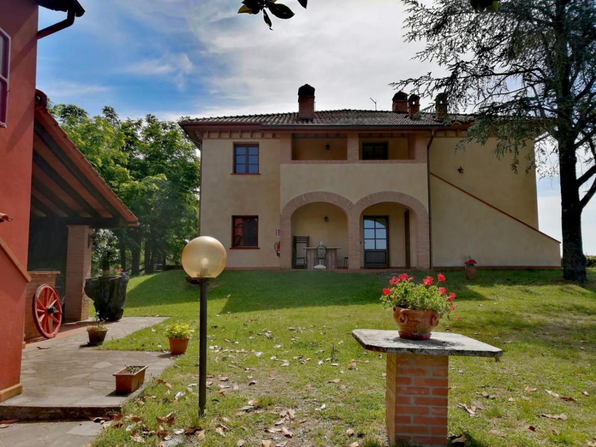 Agriturismo Montemari Villa Palaia Luaran gambar